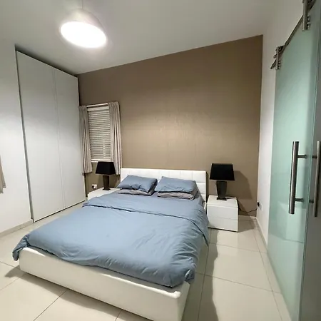 V86 - 2 Bedroom Md Shorestay Sliema