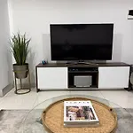 V86 - 2 Bedroom Md Shorestay Apartment
