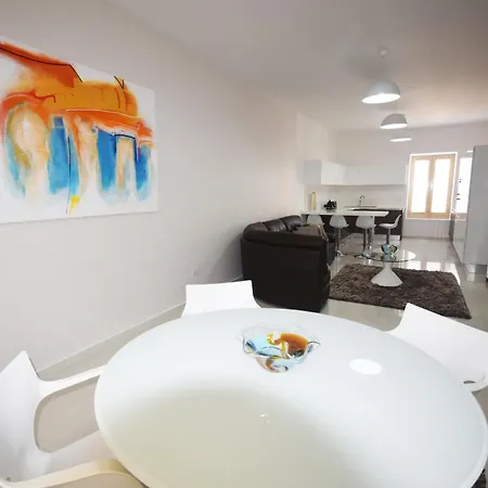 V86 - 2 Bedroom Md Shorestay Sliema