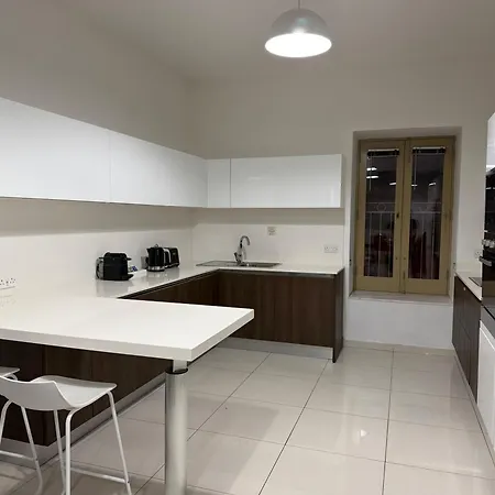 V86 - 2 Bedroom Md Shorestay 公寓 斯利马