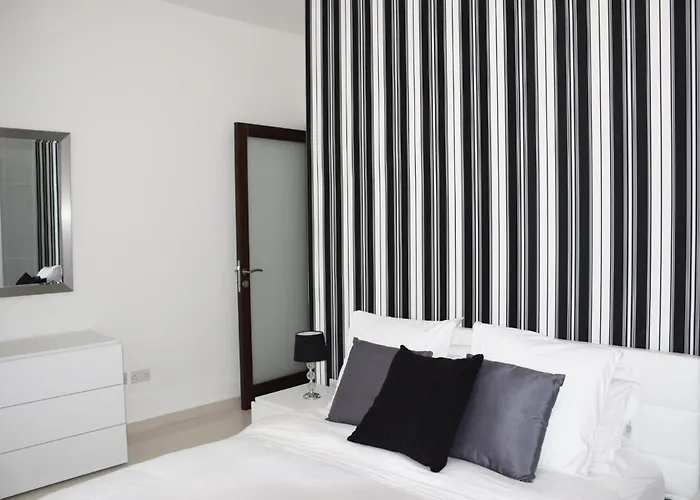 V86 - 2 Bedroom Md Shorestay * Σλιέμα