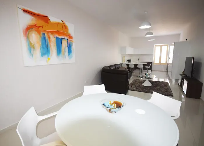 V86 - 2 Bedroom Md Shorestay Σλιέμα