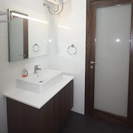 V86 - 2 Bedroom Md Shorestay